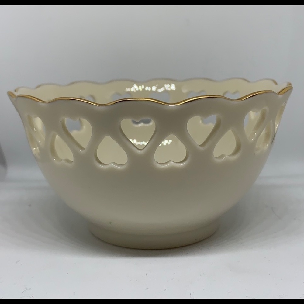 Lenox Hearts Collection Footed Small 24K Gold Trim Bowl - Picture 2 of 13
